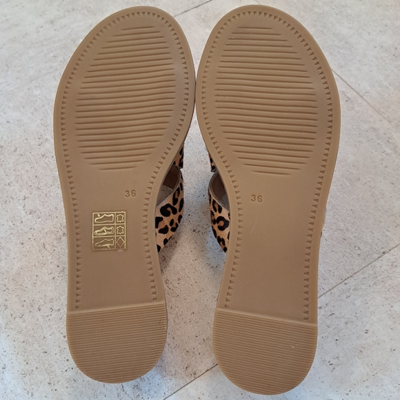 Oker Women's Leopard Sandals - Picture 4 of 5